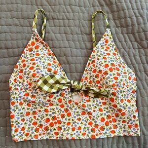 NWT Aerie bikini top- size medium